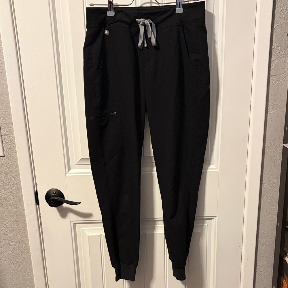 Black Figs Zamora Scrub Pants